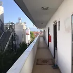 Unside شقة فندقية